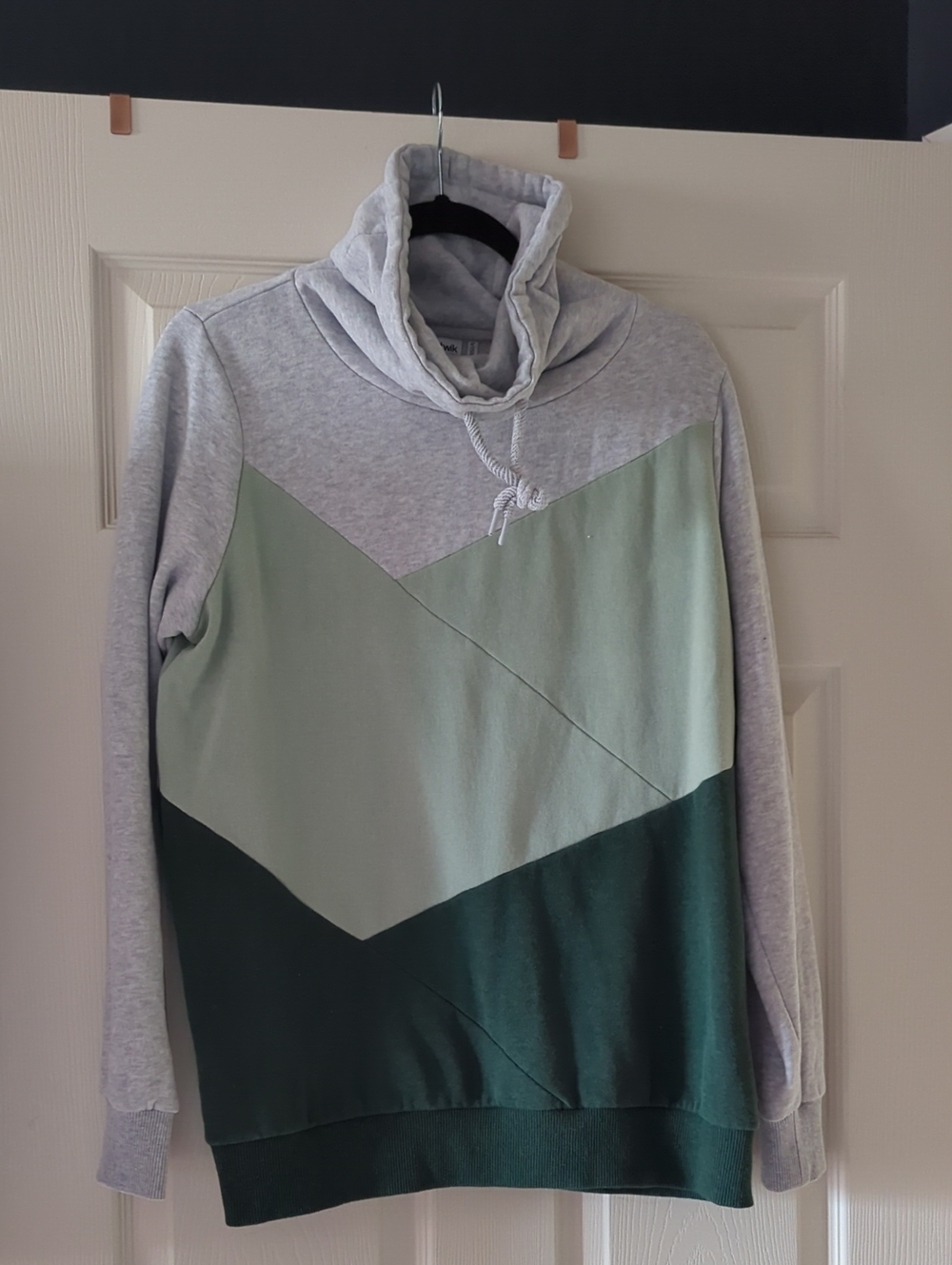 twik Gray Sweatshirt with Light Green & Dark Green Chevron Panels